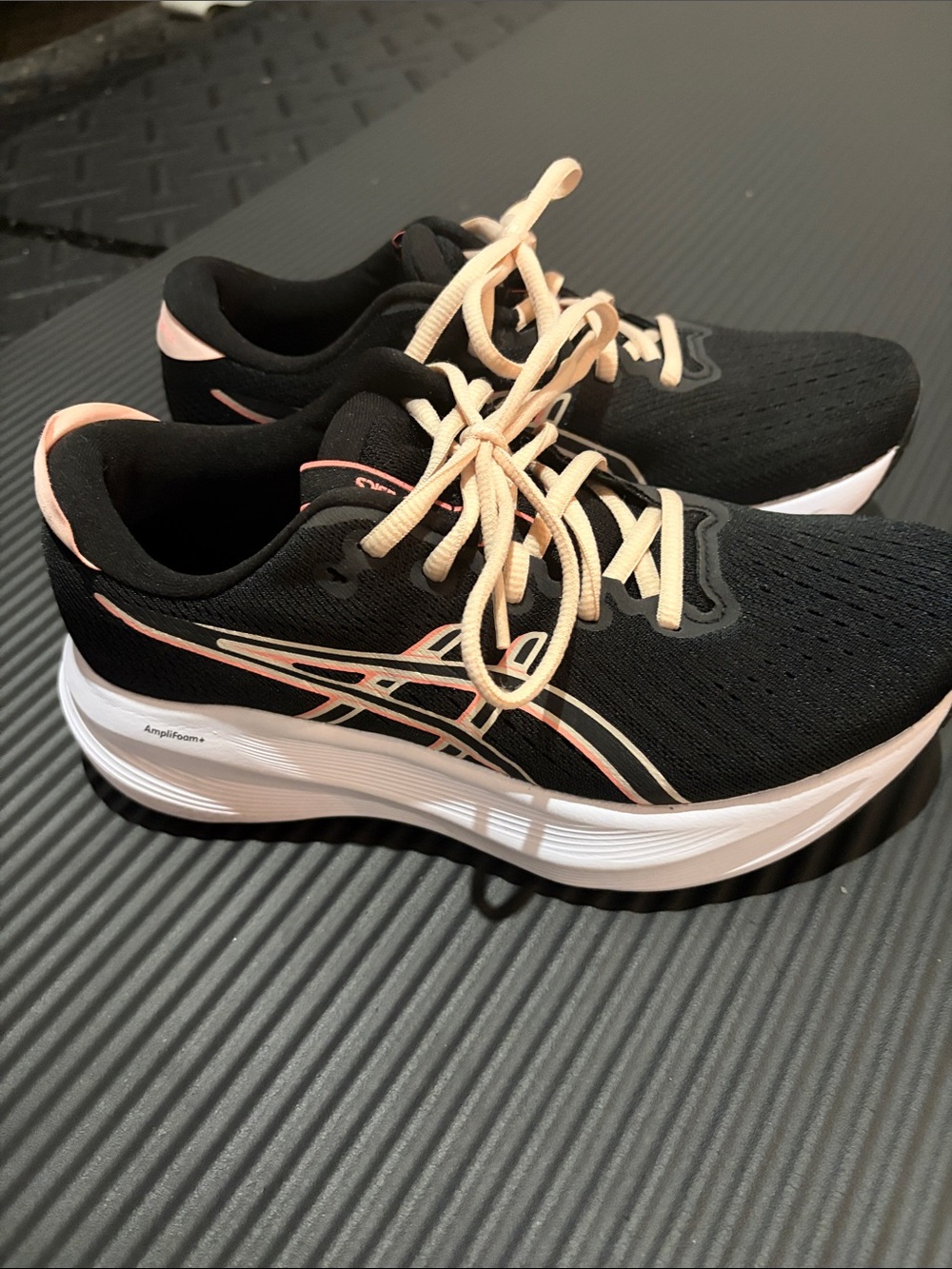 ASICS gel excite 11